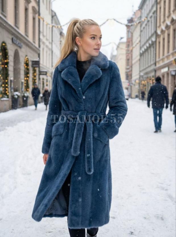 Шуба из норки темно-синего цвета фото №2