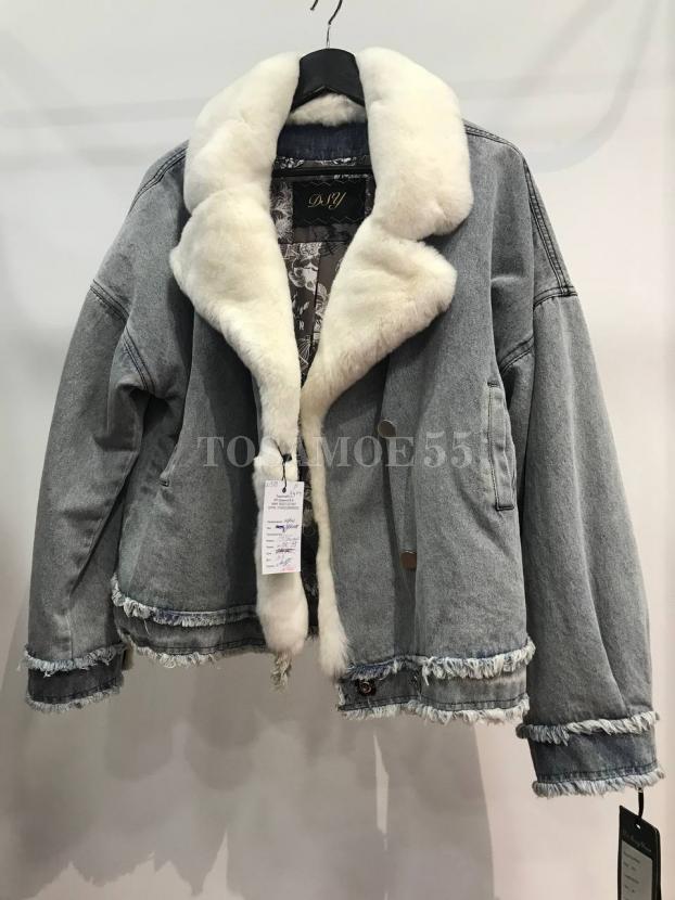 Джинсовая короткая парка с белым мехом кролика фото №1